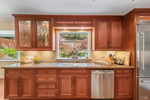 Kitchen - 730 Buck Ave, Vacaville, CA 95688 photo 5 of 7