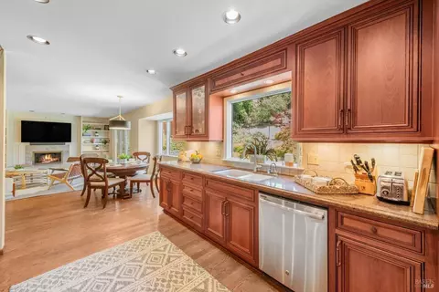 Kitchen - 730 Buck Ave, Vacaville, CA 95688 photo 4 of 7