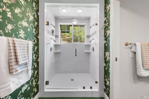 Bath - 730 Buck Ave, Vacaville, CA 95688 photo 4 of 5