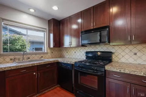 425 Washo Dr, Ukiah, CA 95482 photo 7