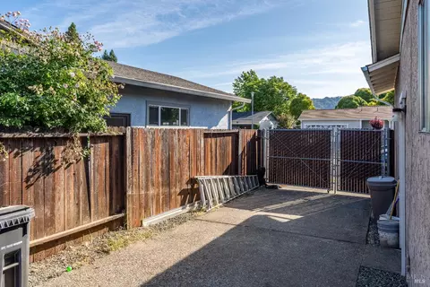 425 Washo Dr, Ukiah, CA 95482 photo 21