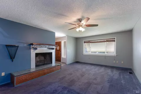 425 Washo Dr, Ukiah, CA 95482 photo 4