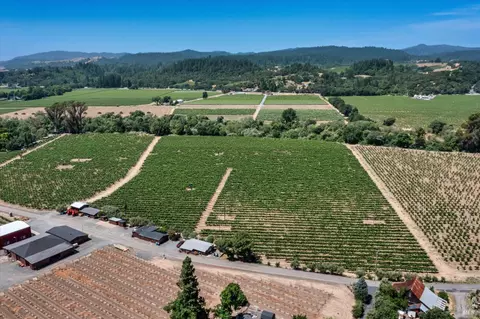 1580 Magnolia Dr, Healdsburg, CA 95448