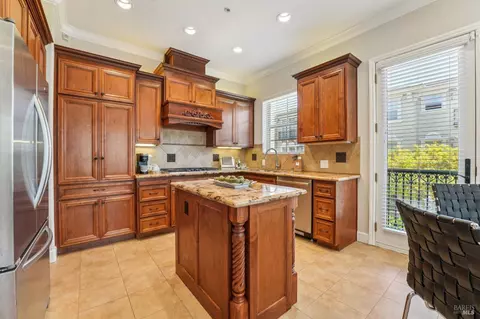 Kitchen - 1224 Sonata Dr, Vallejo, CA 94591 photo 4 of 5