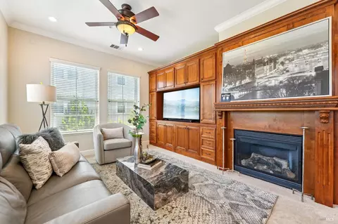 Living - 1224 Sonata Dr, Vallejo, CA 94591 photo 3 of 6
