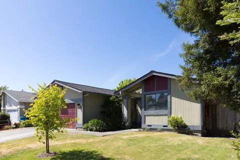 1596 Cerro Sonoma Cir, Petaluma, CA 94954