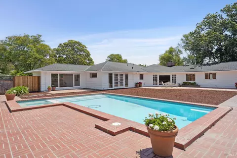 1668 Julianne Pl, Santa Rosa, CA 95404
