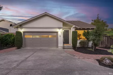 812 Canary Ct, Healdsburg, CA 95448