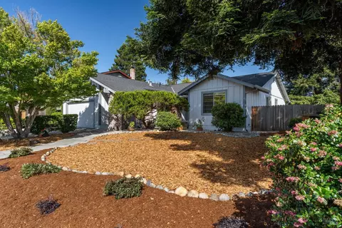 2010 Caulfield Ln, Petaluma, CA 94954