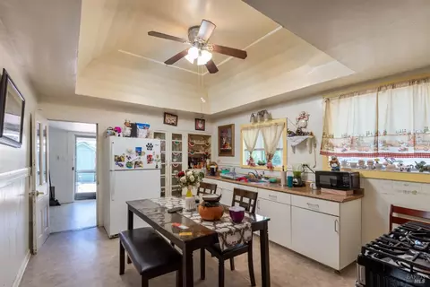 Entry Way - 530 Wall St, Windsor, CA 95492 photo 1 of 1