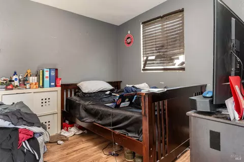 Bedroom - 530 Wall St, Windsor, CA 95492 photo 5 of 6