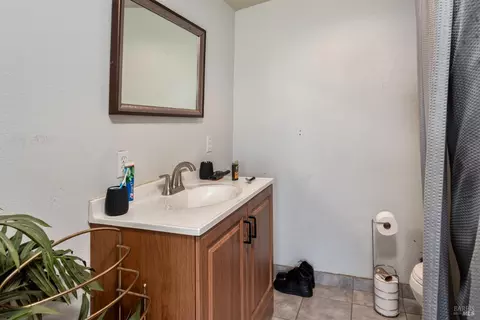 Bath - 530 Wall St, Windsor, CA 95492 photo 2 of 2