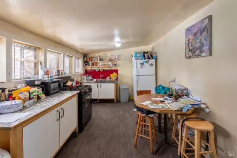 Kitchen - 530 Wall St, Windsor, CA 95492 photo 4 of 4
