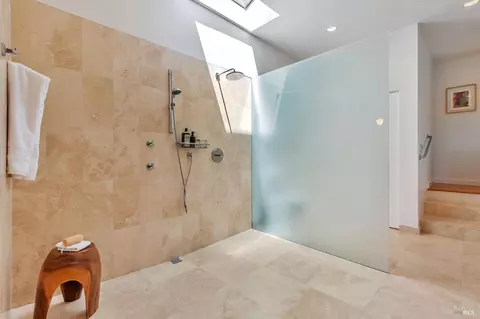 Bath - 3 Wainwright Pl, Mill Valley, CA 94941 photo 5 of 10