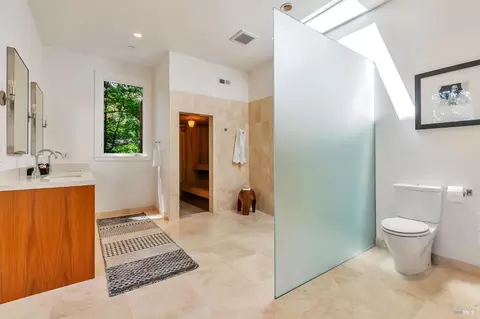 Bath - 3 Wainwright Pl, Mill Valley, CA 94941 photo 2 of 10