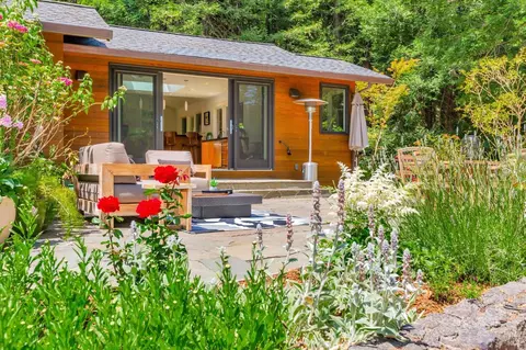 Exterior - 3 Wainwright Pl, Mill Valley, CA 94941 photo 2 of 15