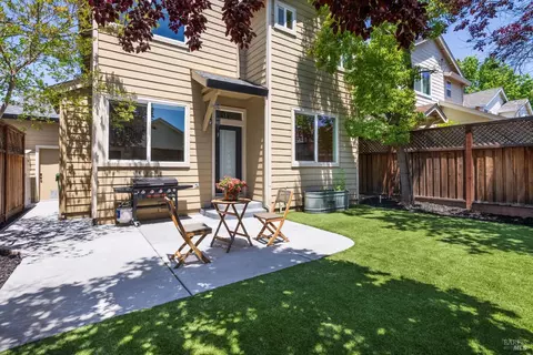 Exterior - 8416 Trione Cir, Windsor, CA 95492 photo 3 of 5
