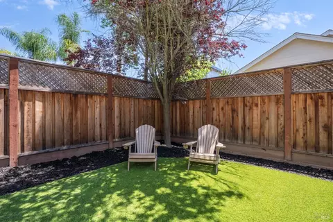 Exterior - 8416 Trione Cir, Windsor, CA 95492 photo 4 of 5