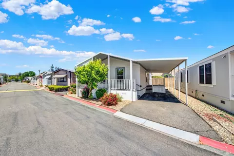 47 Lemon Tree Cir, Vacaville, CA 95687 photo 4