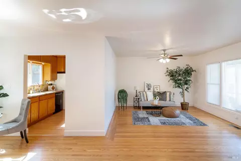 Living - 7 Fairview Ave, Vallejo, CA 94590 photo 4 of 6