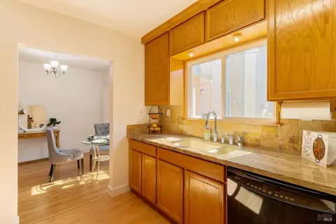 Kitchen - 7 Fairview Ave, Vallejo, CA 94590 photo 3 of 4