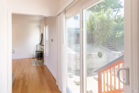 Entry Way - 7 Fairview Ave, Vallejo, CA 94590 photo 1 of 1