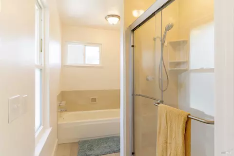 Bath - 7 Fairview Ave, Vallejo, CA 94590 photo 4 of 4