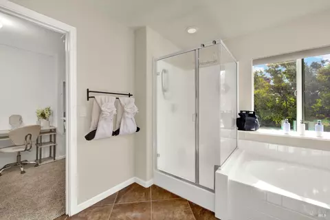 Bath - 1345 Bello Dr, Dixon, CA 95620 photo 5 of 7