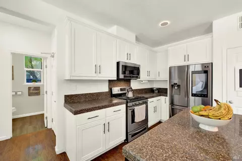 Kitchen - 1345 Bello Dr, Dixon, CA 95620 photo 7 of 10