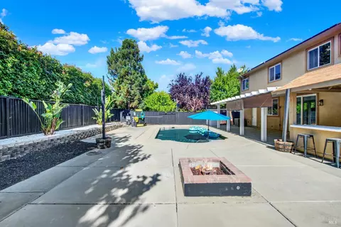 Exterior - 1345 Bello Dr, Dixon, CA 95620 photo 14 of 22