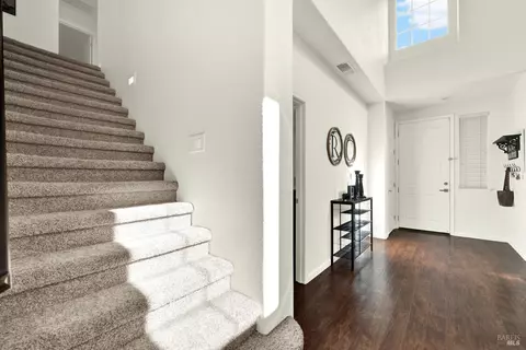 Entry Way - 1345 Bello Dr, Dixon, CA 95620 photo 1 of 4