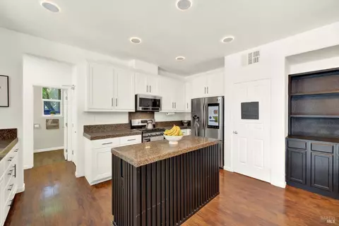 Kitchen - 1345 Bello Dr, Dixon, CA 95620 photo 6 of 10