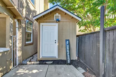 Exterior - 1345 Bello Dr, Dixon, CA 95620 photo 21 of 22
