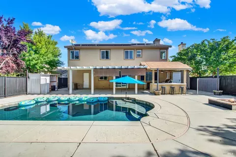 Exterior - 1345 Bello Dr, Dixon, CA 95620 photo 16 of 22