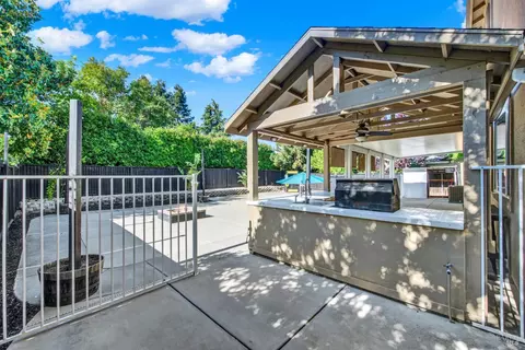 Exterior - 1345 Bello Dr, Dixon, CA 95620 photo 13 of 22