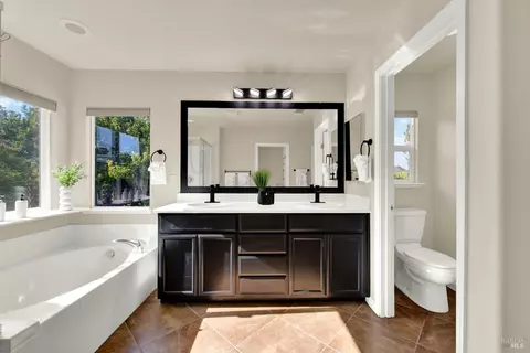 Bath - 1345 Bello Dr, Dixon, CA 95620 photo 4 of 7