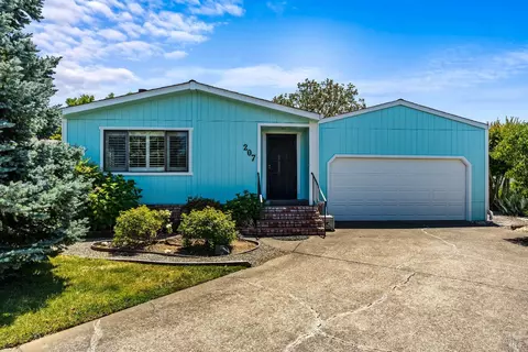 207 Bernadine Pl, Napa, CA 94558
