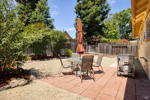 355 Sugar Maple Ln, Windsor, CA 95492 photo 15