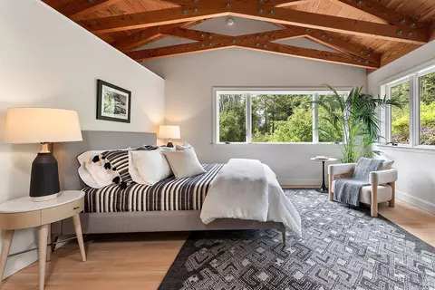 Bedroom - 17010 Burl Ln, Occidental, CA 95465 photo 1 of 4