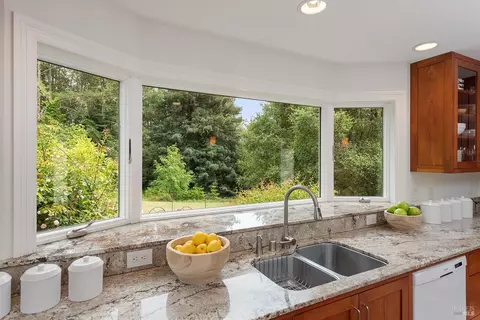 Kitchen - 17010 Burl Ln, Occidental, CA 95465 photo 5 of 5