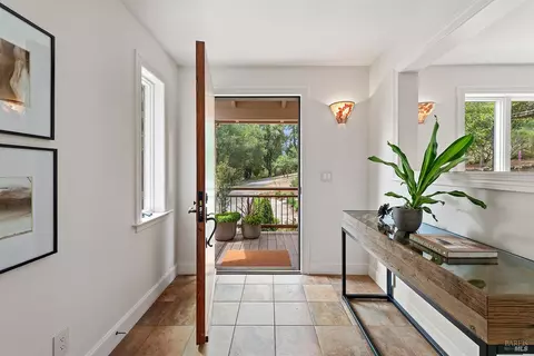Entry Way - 17010 Burl Ln, Occidental, CA 95465 photo 2 of 8