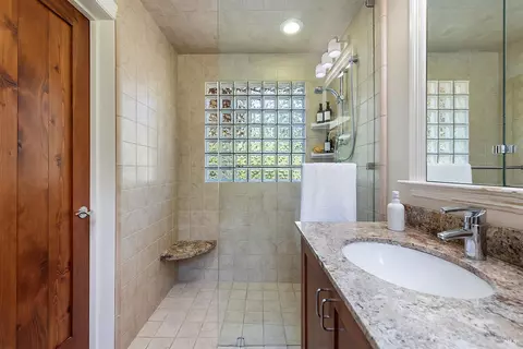 Bath - 17010 Burl Ln, Occidental, CA 95465 photo 3 of 3