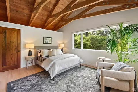Bedroom - 17010 Burl Ln, Occidental, CA 95465 photo 2 of 4