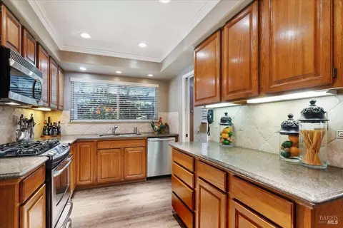 Kitchen - 125 Combs Ln, Vallejo, CA 94590 photo 2 of 2