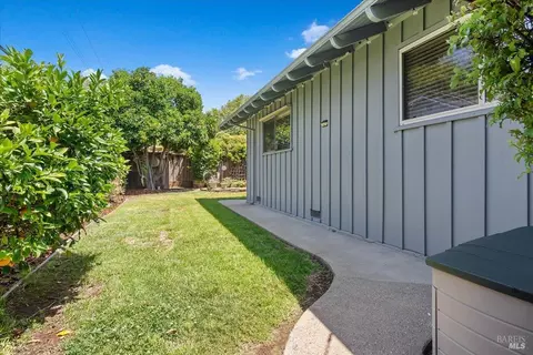 Exterior - 125 Combs Ln, Vallejo, CA 94590 photo 10 of 12
