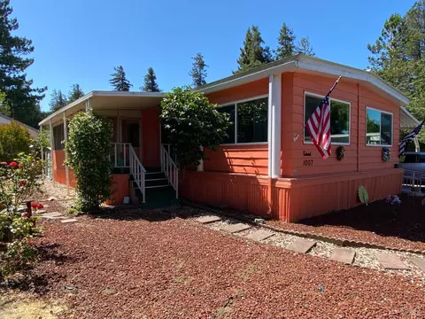 1007 N Napa Ct, Petaluma, CA 94954