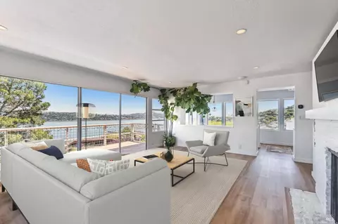 Living - 231 Cazneau Ave, Sausalito, CA 94965 photo 2 of 2