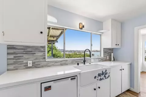 Kitchen - 231 Cazneau Ave, Sausalito, CA 94965 photo 1 of 5
