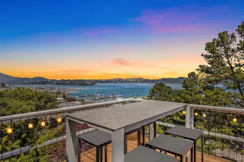 View/Area - 231 Cazneau Ave, Sausalito, CA 94965 photo 2 of 7