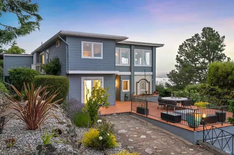 Exterior - 231 Cazneau Ave, Sausalito, CA 94965 photo 3 of 7